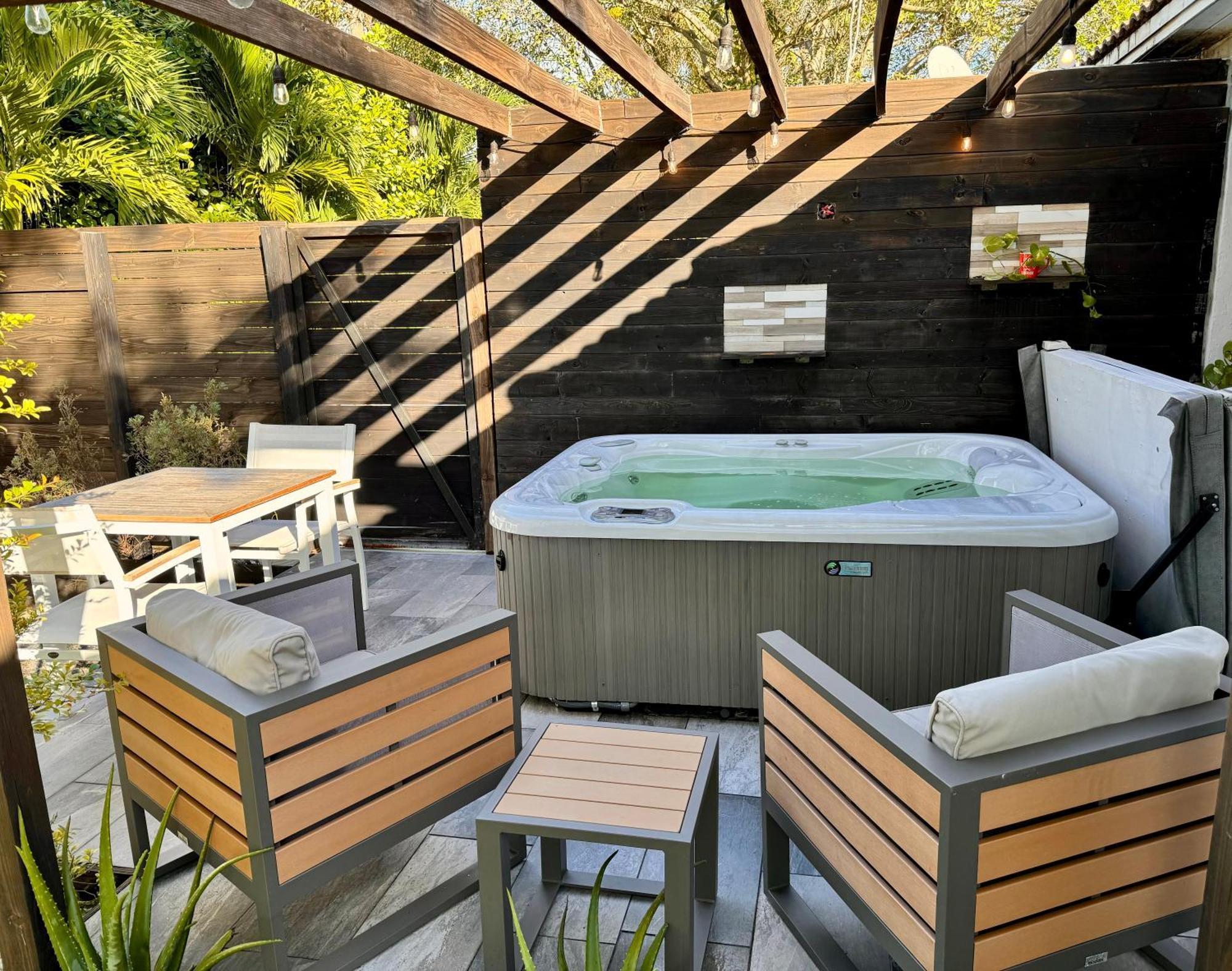 Hot Tub House On Golf Course! 10 Mins To The Beach 迈阿密 外观 照片